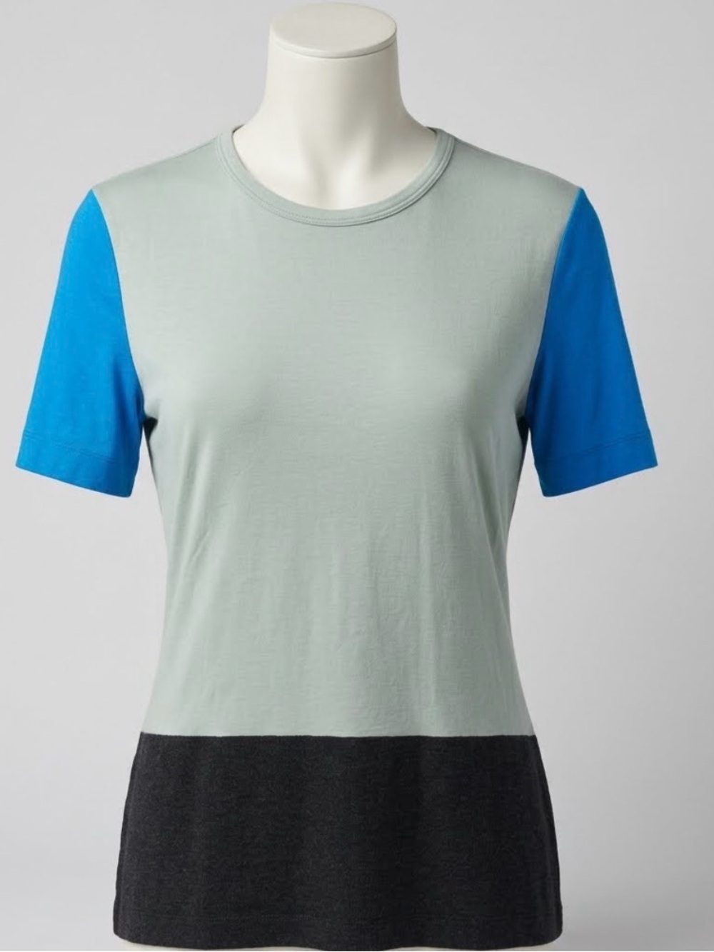 St. John Luxury Colorblock Short Sleeve Top - Size Medium